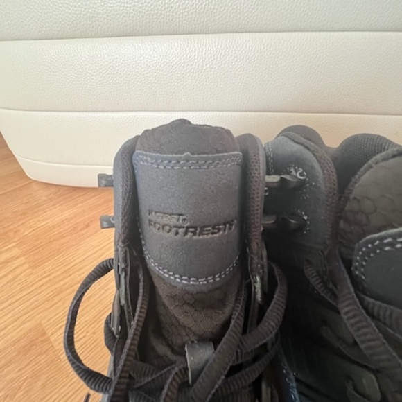 NWOT Hytest Footrests 2.0 Tread Nano Toe Safety Mens Boots K233332 Navy/Black 9M